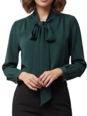 NWOT Ann Mashburn Tie Neck Silk Blouse in Forest Green Long Sleeve Office